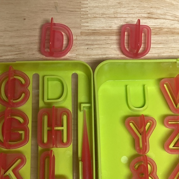 Wilton Fondant Alphabet and Number Cut-outs Set - Picture 5 of 10